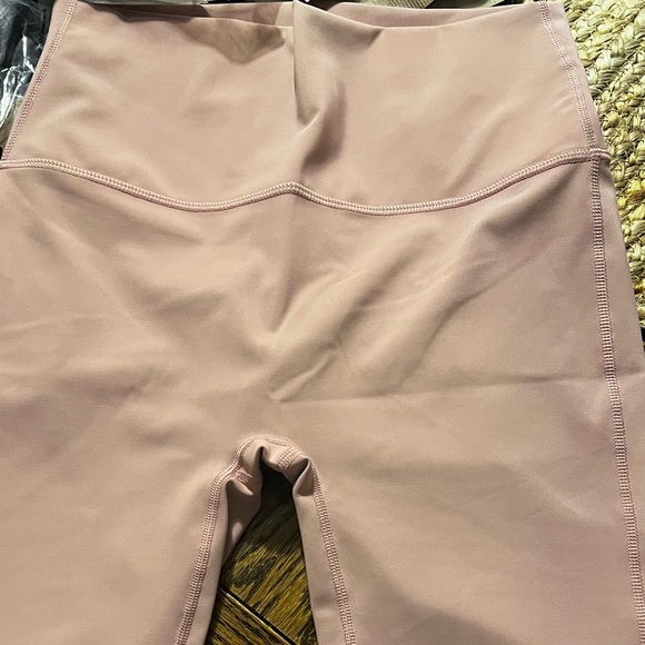 Nwt woman’s biker shorts dusty rose sz.L - Picture 2 of 4